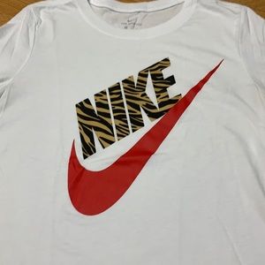 Nike t-shirt